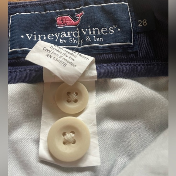 Vineyard Vines mens size 28 shorts! 97% cotton/3% spandex. Excellent condition! - Picture 5 of 6